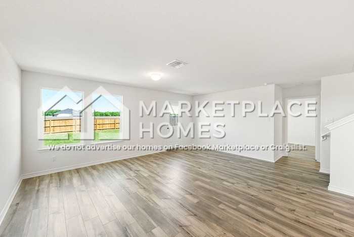 400 Horizon Pointe - Photo 4 of 35