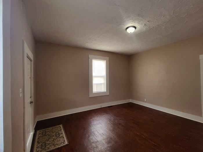 125 Washington St - Photo 3 of 16