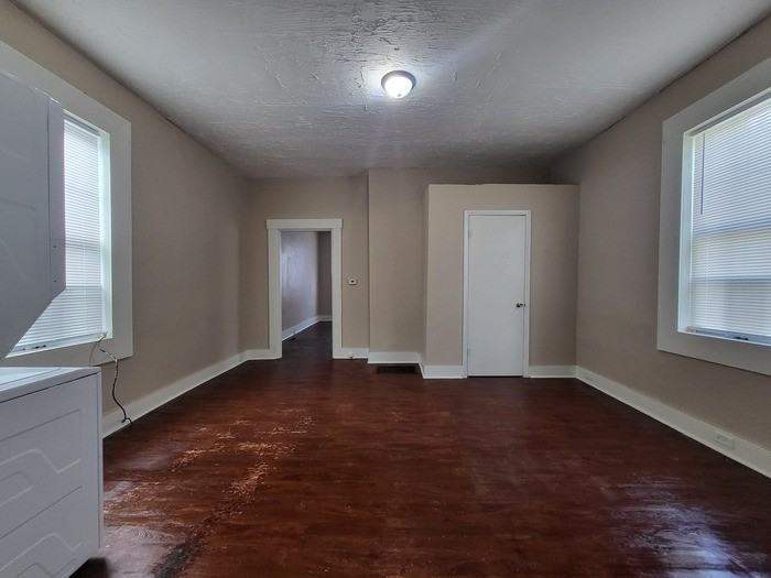 125 Washington St - Photo 5 of 16