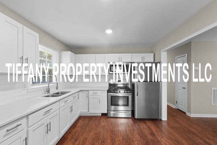 654 Dundeen Dr - Photo 3 of 23