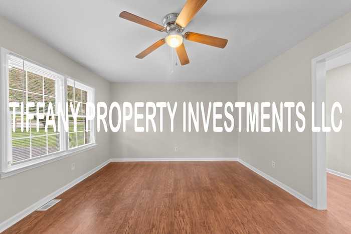 654 Dundeen Dr - Photo 6 of 23