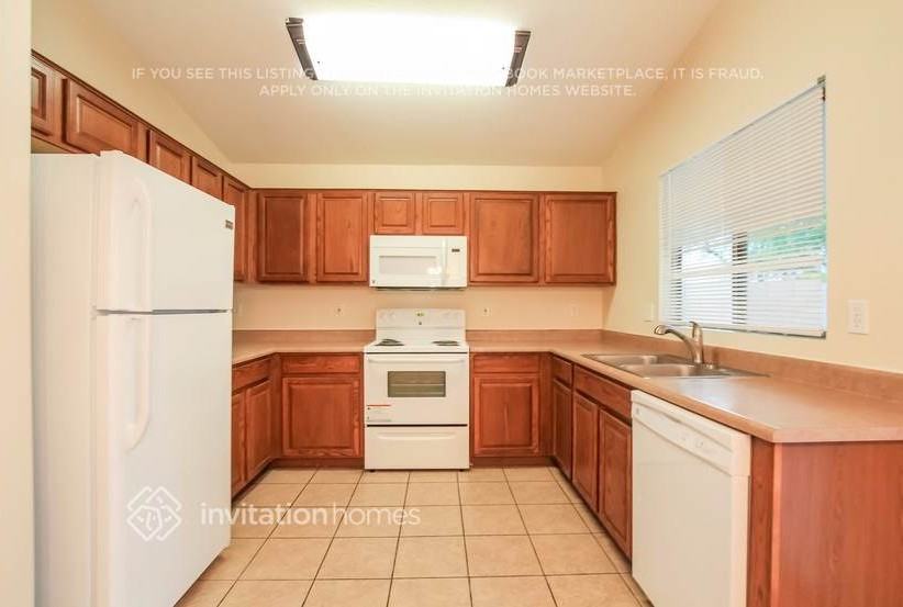 14850 W Caribbean Ln - Photo 7 of 26