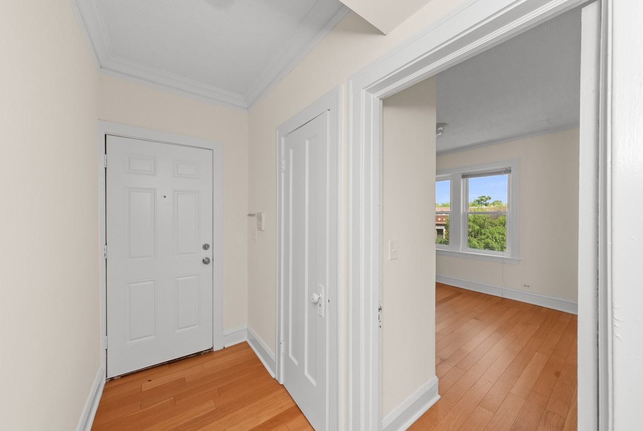 2347 W Fullerton Ave #2 - Photo 6 of 9