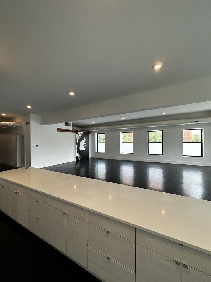 2500 W Chicago Ave #2E - Photo 7 of 12