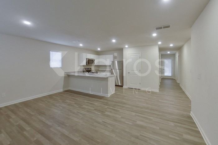 254 York Ln - Photo 5 of 21