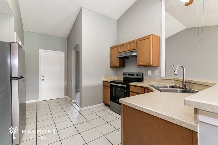 1115 Zachary Ridge Ct - Photo 7 of 15