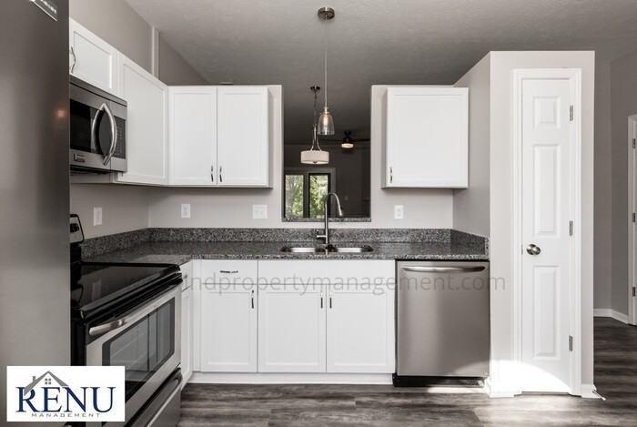 2710 Lucas Dr - Photo 4 of 23