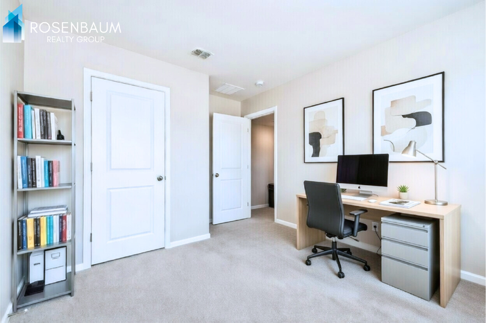 8764 W Reventon Dr - Photo 7 of 11