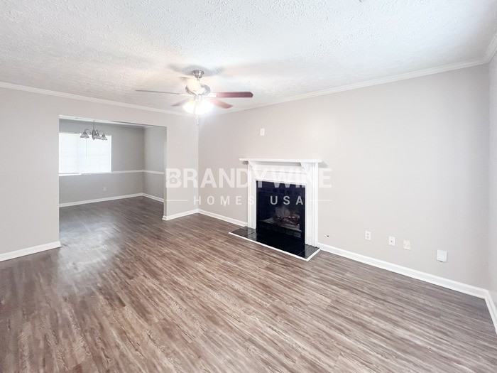 2259 Hampton Dr - Photo 4 of 24