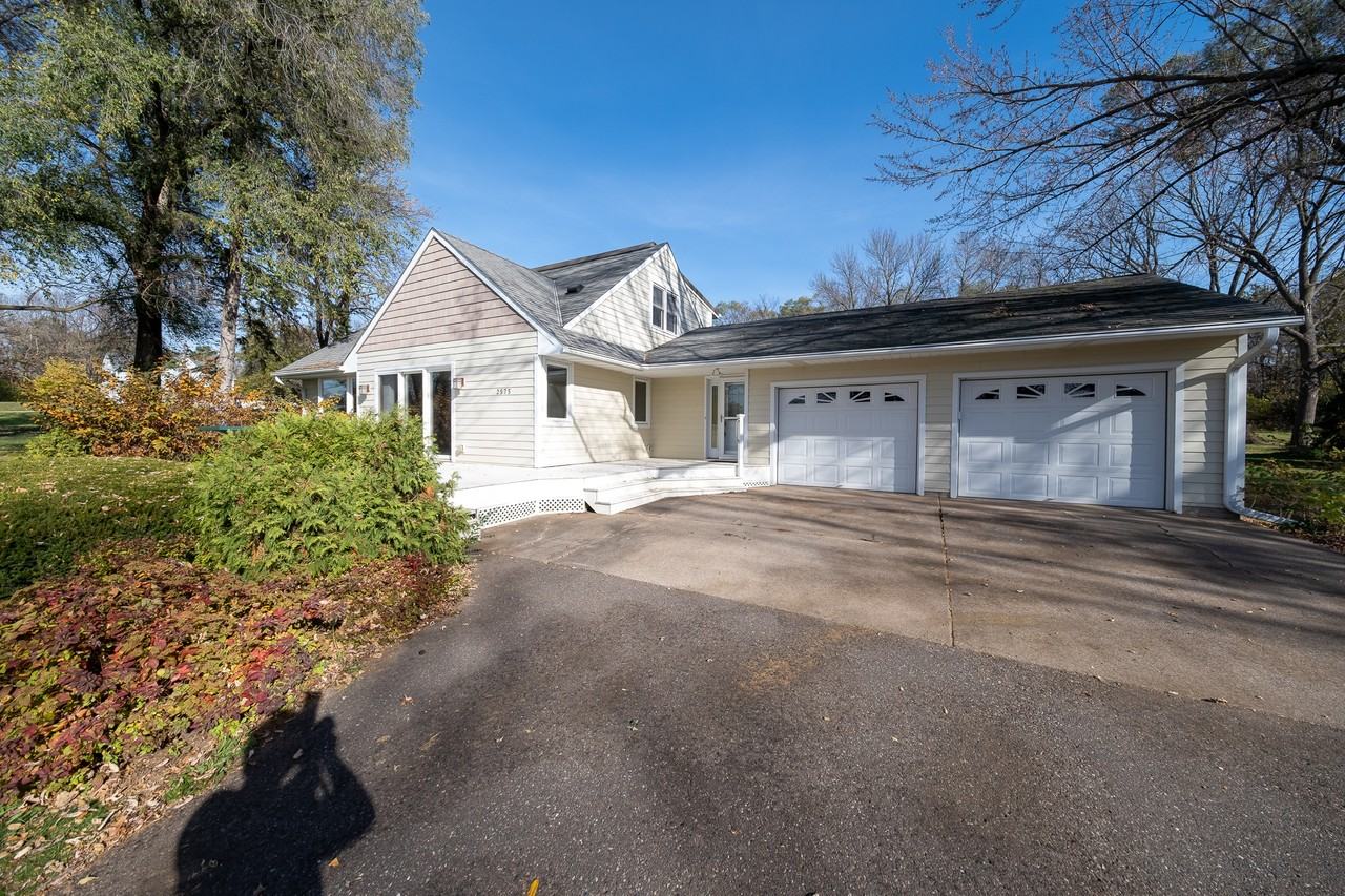 2575 Lake Elmo Ave N #1 - Photo 2 of 36