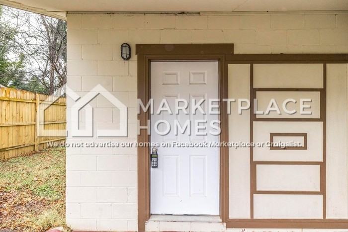 955 Putnam St - Photo 5 of 26