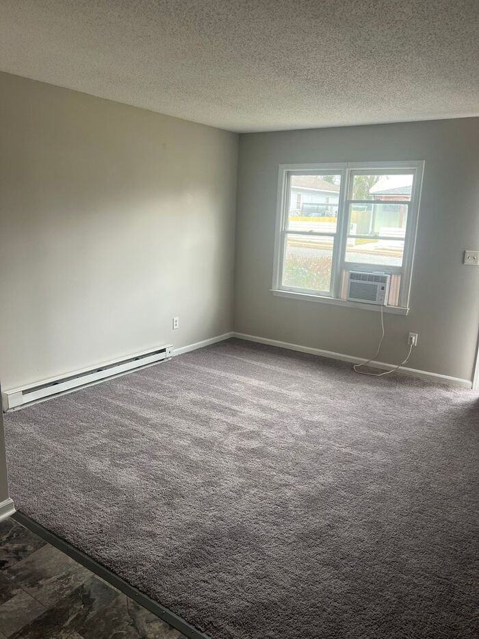 1116 Martin St - Photo 4 of 16