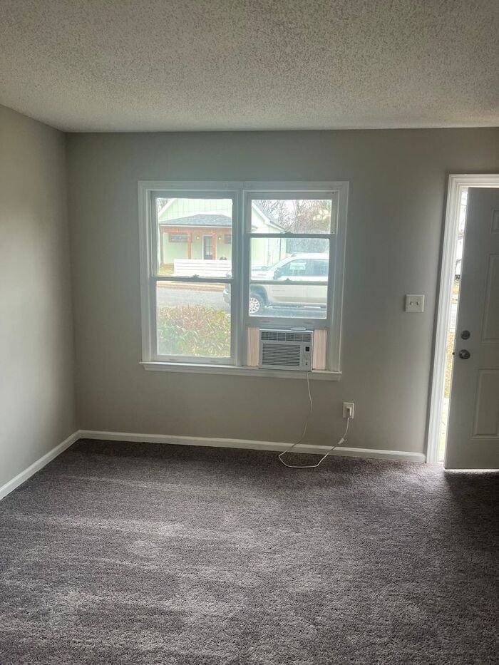 1116 Martin St - Photo 5 of 16