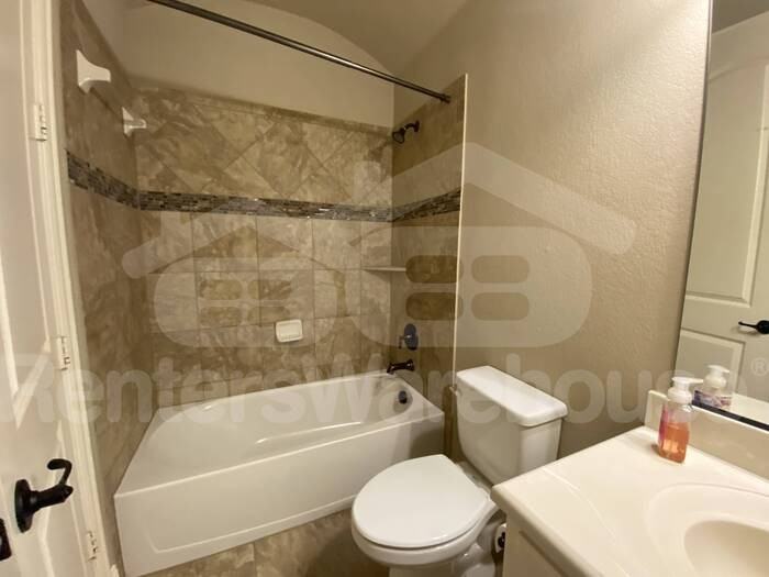 14282 Carly Ln - Photo 4 of 45