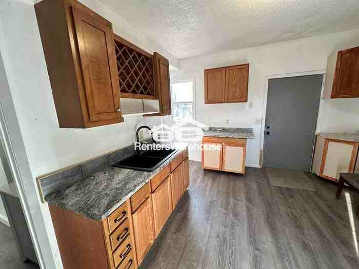 1002 Rondo Ave - Photo 5 of 24