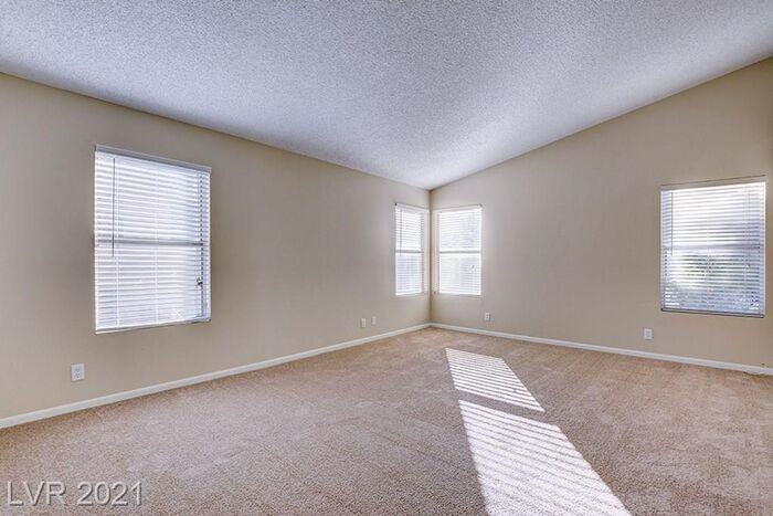 115 Hanover Dr - Photo 7 of 30