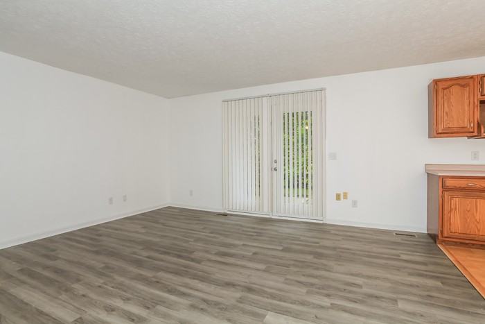 273 Lindy Dr - Photo 3 of 9