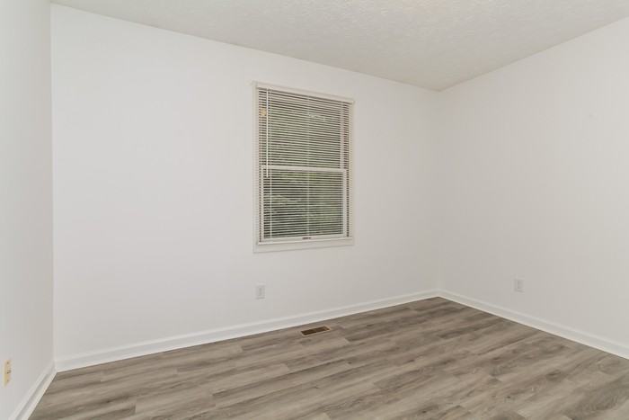 273 Lindy Dr - Photo 7 of 9