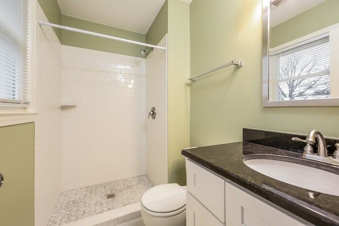 122 Apollo Ave - Photo 7 of 11