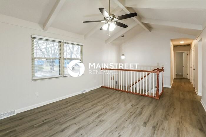 215 Se Crescent St - Photo 4 of 19