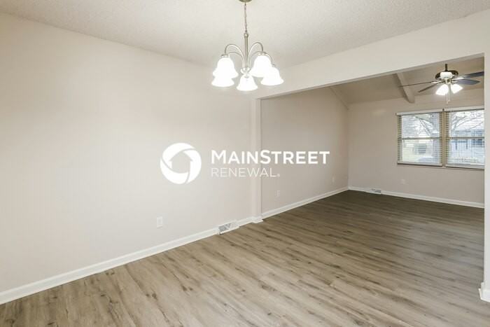 215 Se Crescent St - Photo 7 of 19