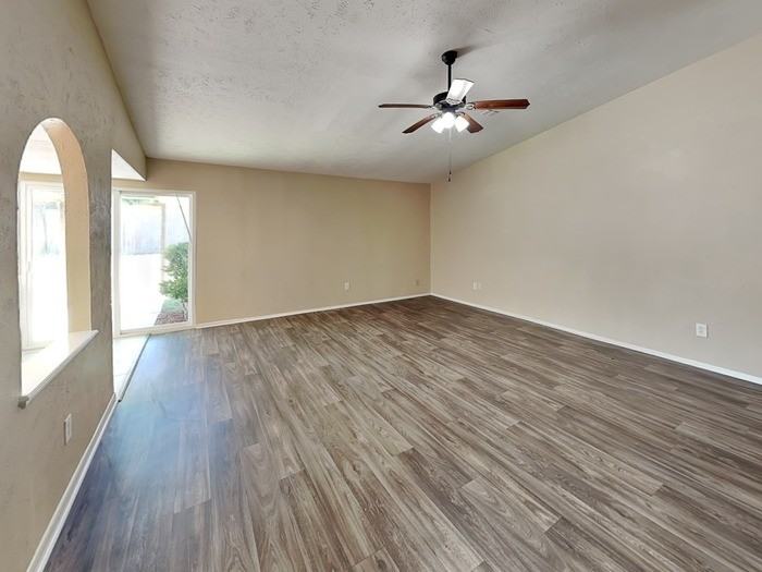 5019 Forthbridge Dr - Photo 2 of 20