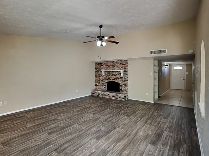 5019 Forthbridge Dr - Photo 4 of 20