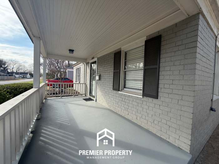 2800 Garden Ln - Photo 2 of 22