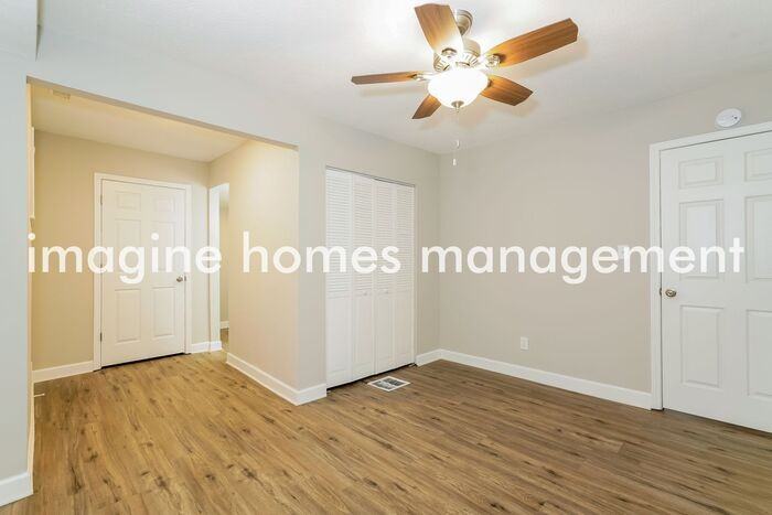 620 E Beecher St - Photo 7 of 15