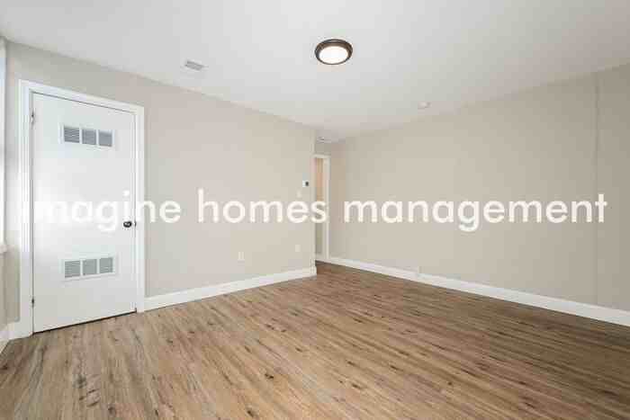 164 S 15th St #2 - Photo 5 of 16