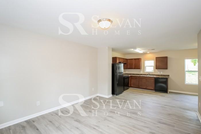 2408 Luxembourg Dr - Photo 4 of 16