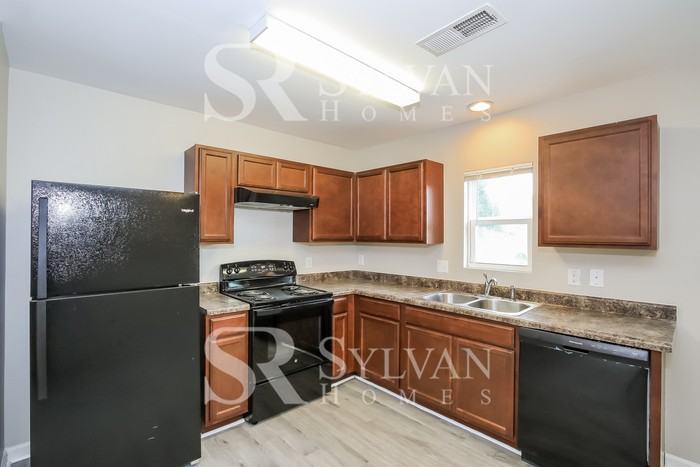 2408 Luxembourg Dr - Photo 7 of 16