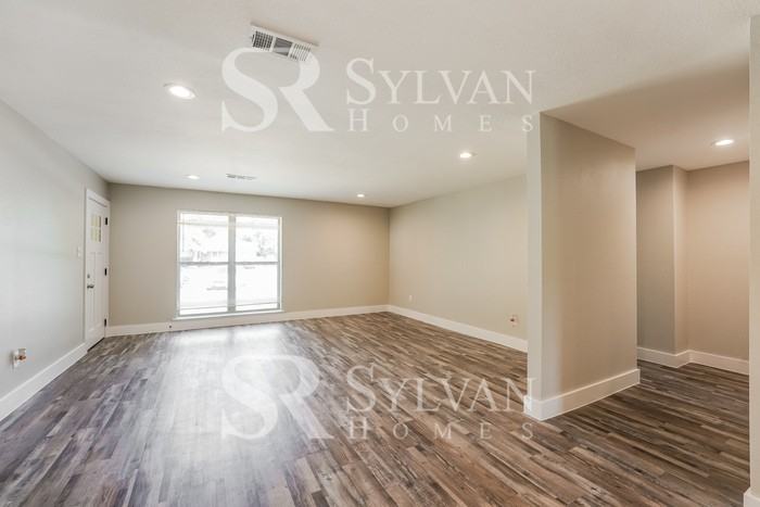 2721 Northview Pl - Photo 5 of 15