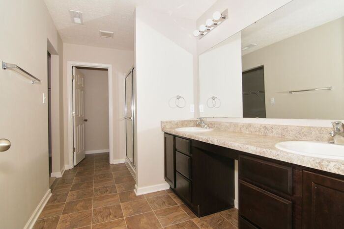 10010 Jenna Ln - Photo 6 of 21