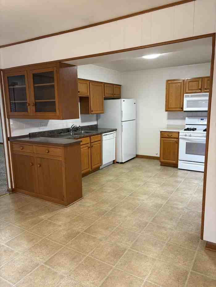 215 N 9th St #A - Photo 5 of 10