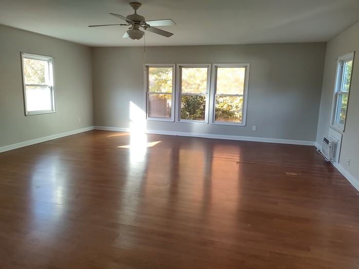 1059 Hugo Dr - Photo 5 of 15