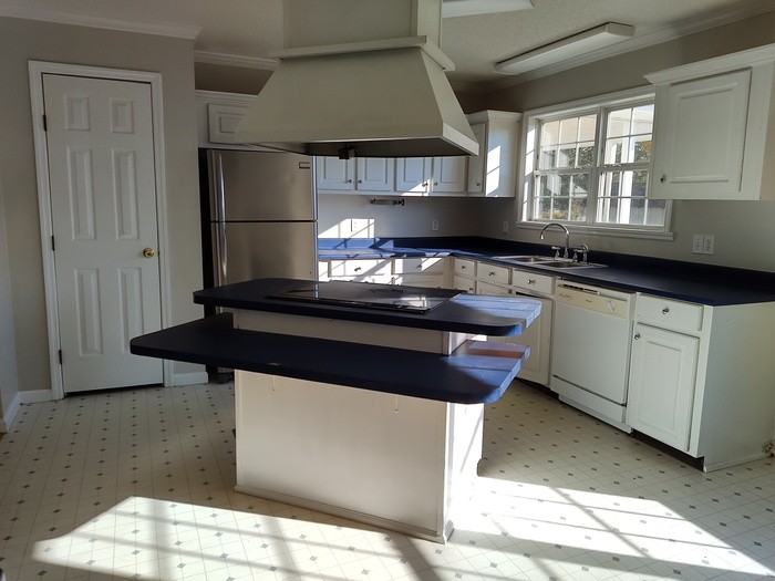 1059 Hugo Dr - Photo 6 of 15