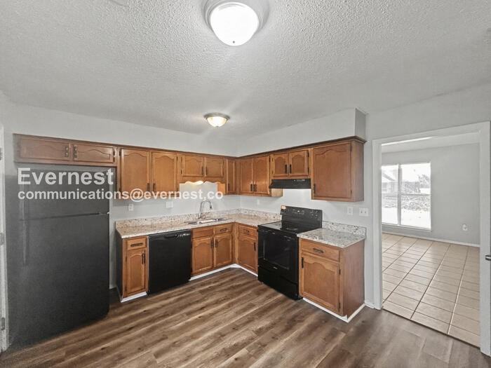 6270 Jamestown Ave - Photo 3 of 25