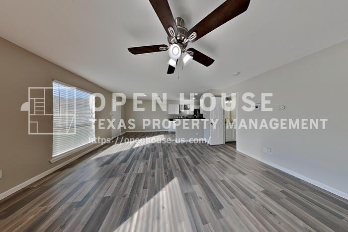 4631 Daisy Meadow Dr - Photo 4 of 20