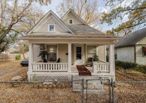 236 N Green St - Photo 1 of 1