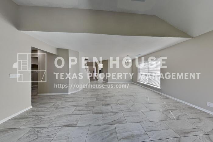 20422 Eagle Nest Fls - Photo 5 of 25