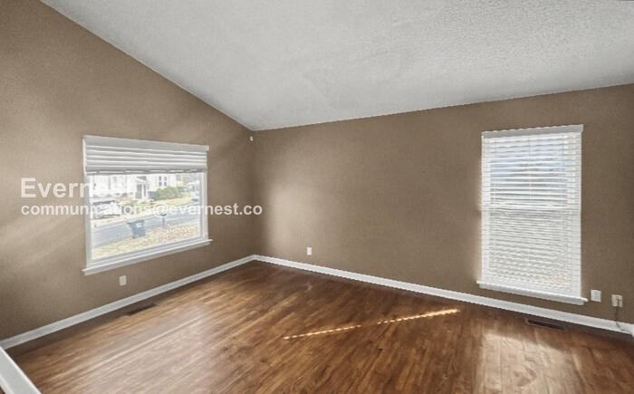 1729 Molly Ln - Photo 3 of 22