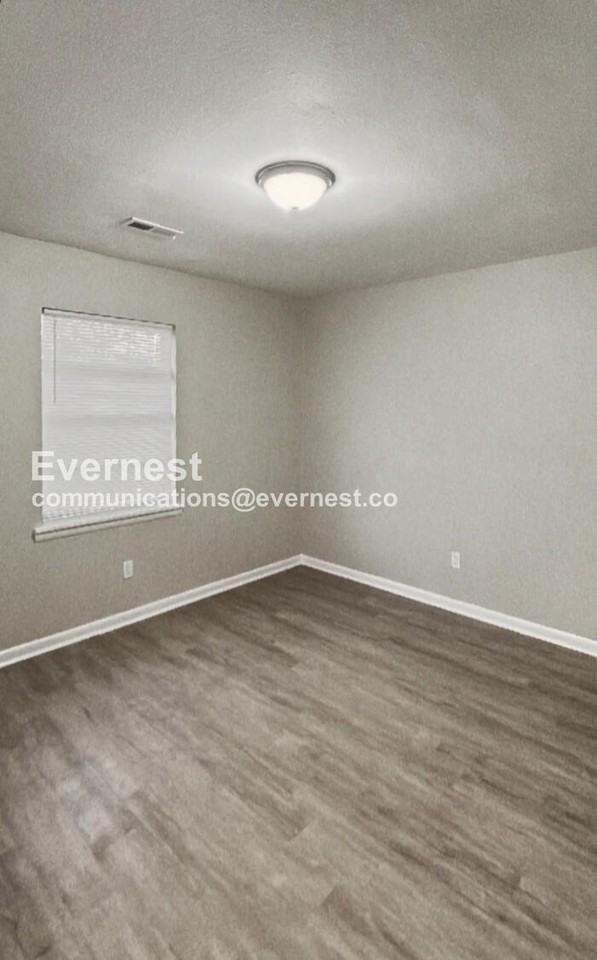 1024 4th Ave W #B - Photo 6 of 15