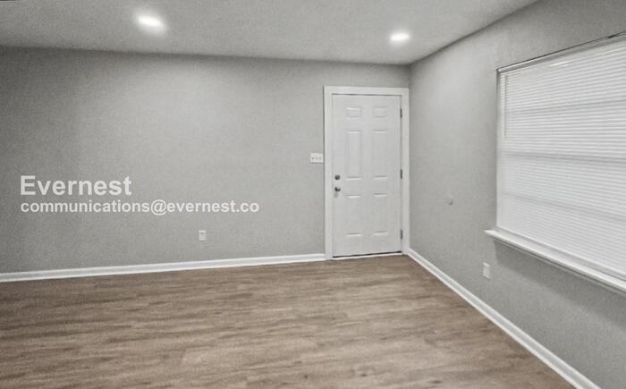 1024 4th Ave W #B - Photo 7 of 15