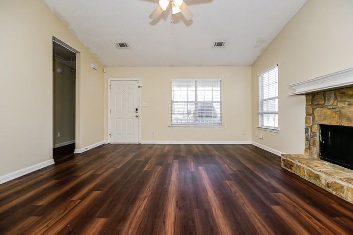 1308 N Hampton Dr - Photo 3 of 16