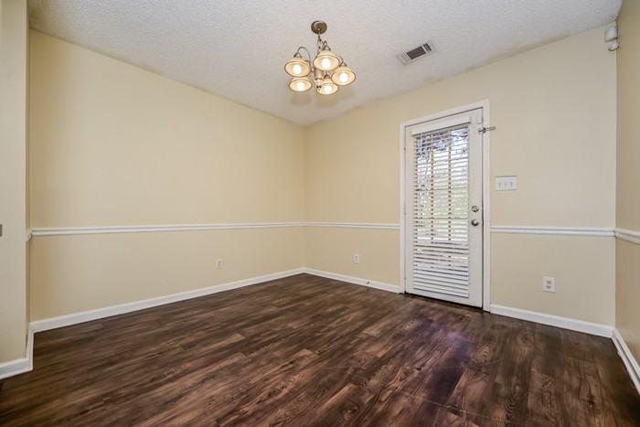 1308 N Hampton Dr - Photo 5 of 16