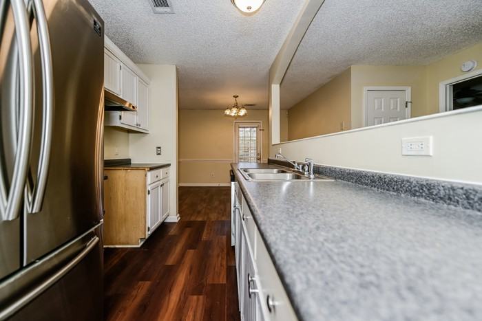 1308 N Hampton Dr - Photo 6 of 16