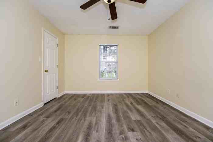 1308 N Hampton Dr - Photo 7 of 16