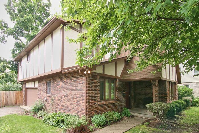 4631 Graceland Ave - Photo 2 of 19