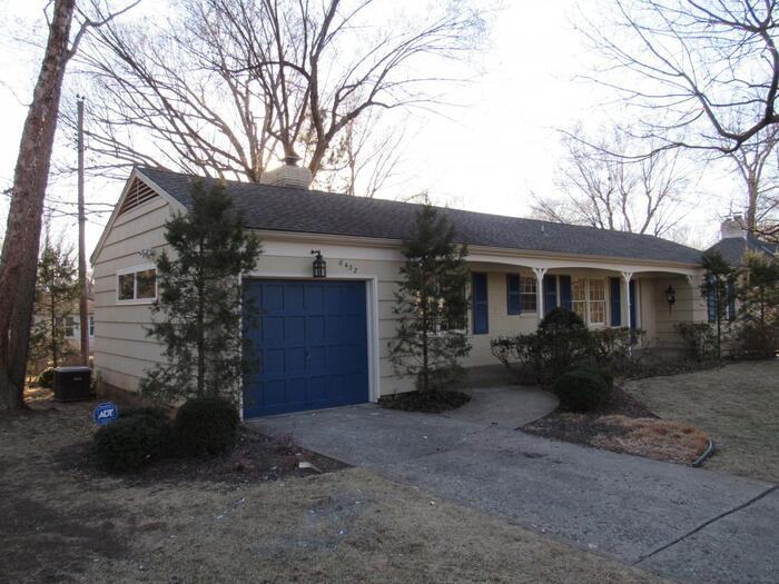 8432 Sagamore Rd - Photo 4 of 21